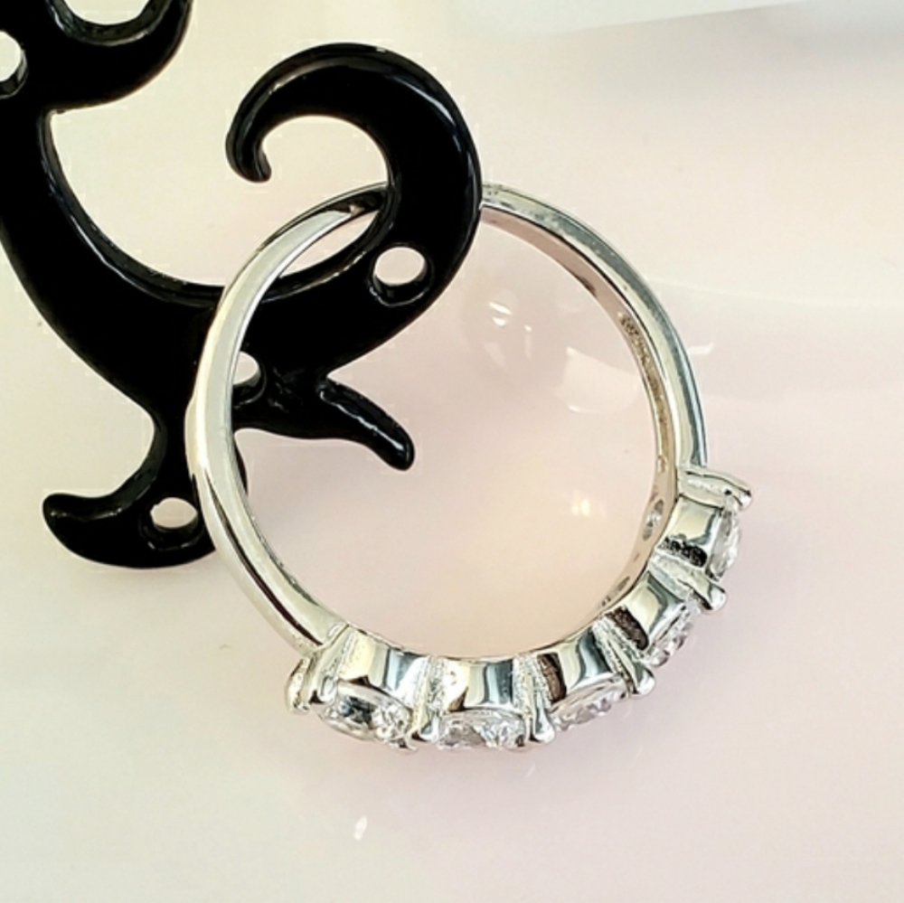 🥳NEW Diamond Promise Ring - Picture 3 of 5